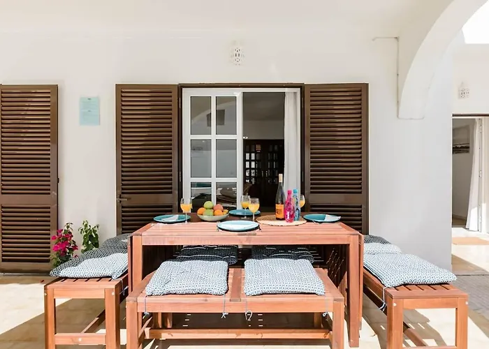 Beachfront Villa With Private Pool In Manta Rota
